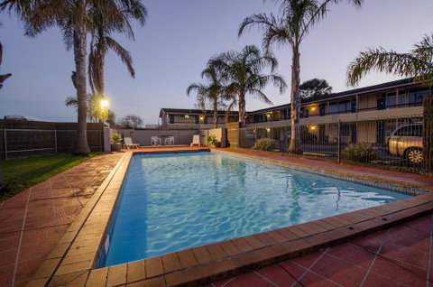 Red Carpet Motel - Kingaroy Accommodation 3