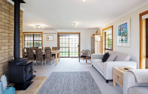 Relax On Ryan @ Robe - Kingaroy Accommodation 1