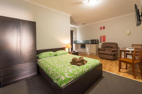 Rhodeside Lodge - Kingaroy Accommodation 0