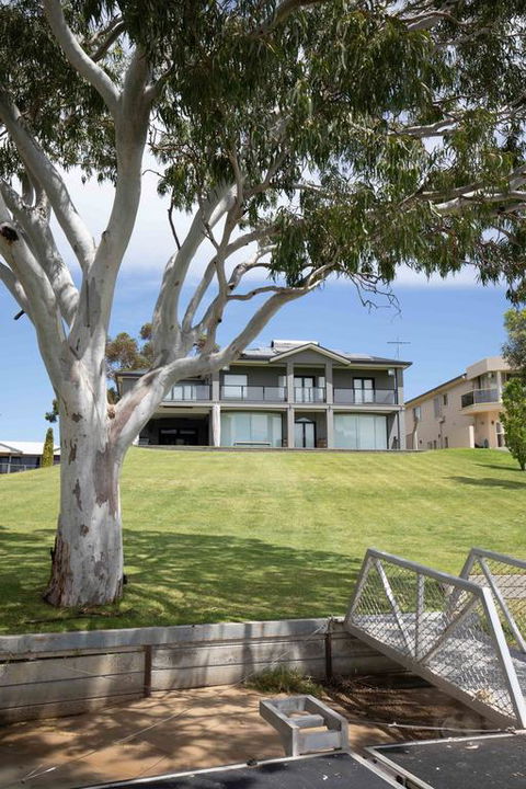 River Devine - Kingaroy Accommodation 3