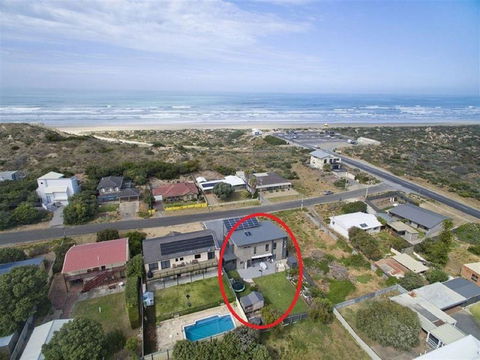RiverSea Goolwa Beachhouse - WiFi - Pet-Friendly - Kingaroy Accommodation 2