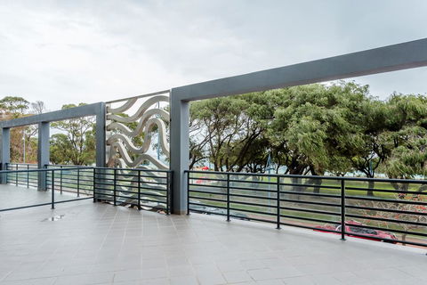 Rockingham Beachfront Apartment - Kingaroy Accommodation 0