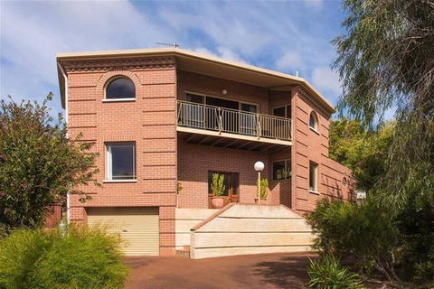 Romeo & Juliet - Kingaroy Accommodation 0