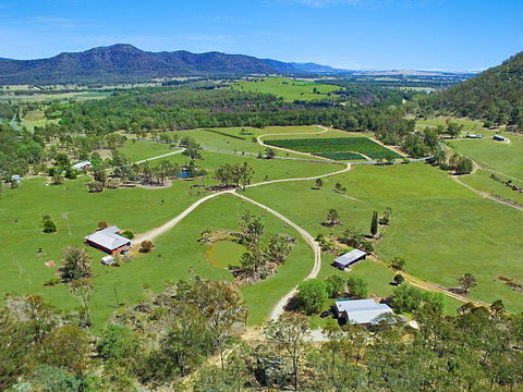 Rosa House In Broke, 4br House In Walking Distance To Cellar Doors - Kingaroy Accommodation 1