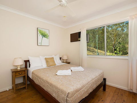 Rosa House In Broke, 4br House In Walking Distance To Cellar Doors - Kingaroy Accommodation 2