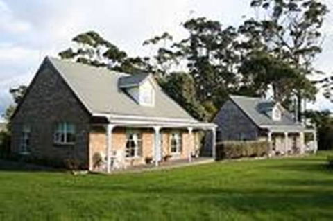 Rosebank Cottage Collection - Kingaroy Accommodation 3