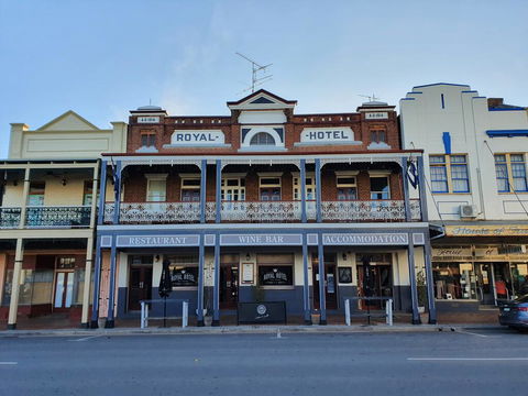 Royal Hotel - Kingaroy Accommodation 0