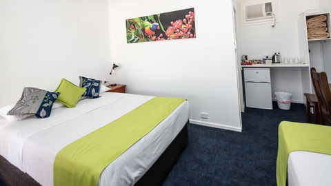 Royal Motel Tenterfield - Kingaroy Accommodation 1