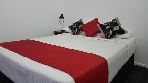 Royal Motel Tenterfield - Kingaroy Accommodation 2