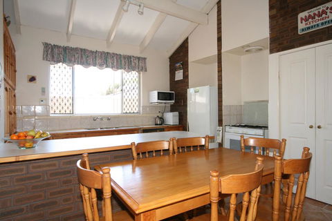 Safety Bay Guest House - Kingaroy Accommodation 2