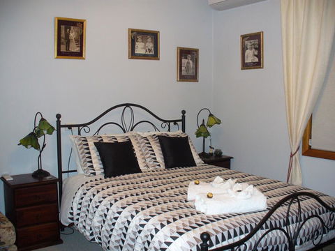 Salter Station. Blanchetown. South Australia - Kingaroy Accommodation 0