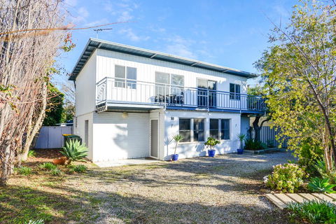 Salty Grape Beach House - Kingaroy Accommodation 1