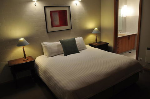 Salzburg Apartments - Kingaroy Accommodation 2