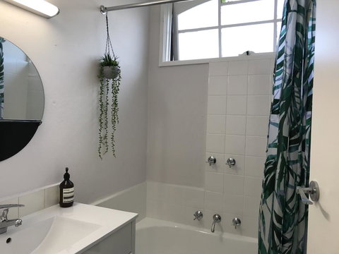 Santa Monica Apartment - Kingaroy Accommodation 1