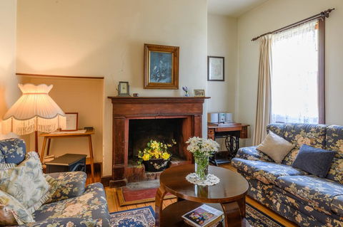 Sargeants & Armoury Cottages 1823 - Kingaroy Accommodation 0