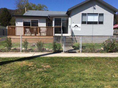 Schoolmasters Digs - Kingaroy Accommodation 1