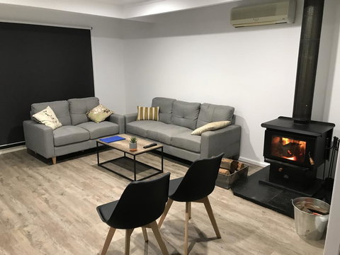 Schoolmasters Digs - Kingaroy Accommodation 3