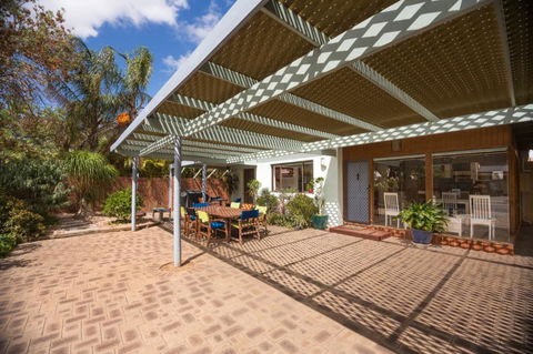 Sea J's, Brighton - Kingaroy Accommodation 3