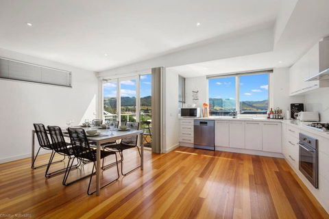SEA NOOK - Seconds From The Beach - Kingaroy Accommodation 3