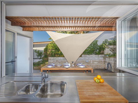 Sea Shack - Kingaroy Accommodation 1