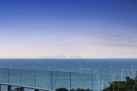 SEA TEMPLE - MORNINGTON - Kingaroy Accommodation 3
