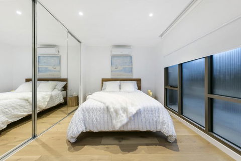 SEA TEMPLE - MORNINGTON - Kingaroy Accommodation 0