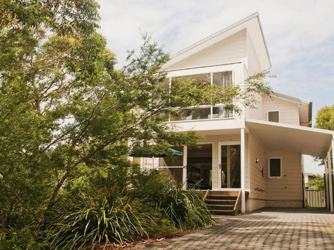 Sea Whispers - A Real Native Outlook - Kingaroy Accommodation 0