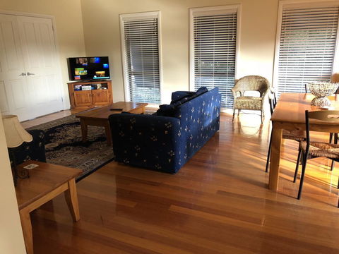 Seagrape Cottage - Kingaroy Accommodation 1