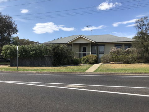 Seagrape Cottage - Kingaroy Accommodation 0