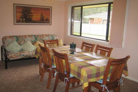 SEASCAPE In NARRAWALLEE - Kingaroy Accommodation 3