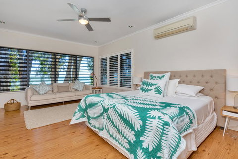 Seascape Luxury Beachfront House - Kingaroy Accommodation 0