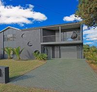 Seaside Escape - at Jones Beach swimming pool - Kingaroy Accommodation