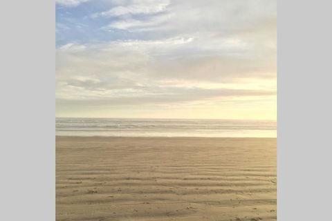 Sensational Ocean Views Only 200m Goolwa Beach - Kingaroy Accommodation 3