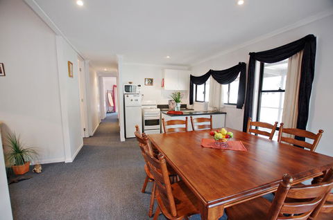 Serenity Grove - Kingaroy Accommodation 1