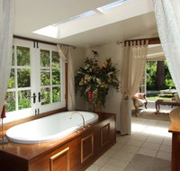 Shakespeare's Wilderness Chalet - Kingaroy Accommodation