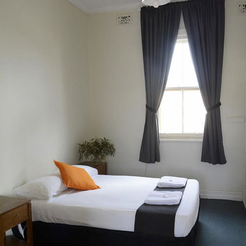 Shamrock Hotel Motel Temora - Kingaroy Accommodation 2