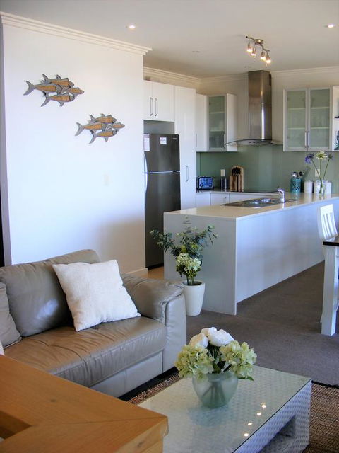 Shearwaters Apartment, Ocean Views - Kingaroy Accommodation 3