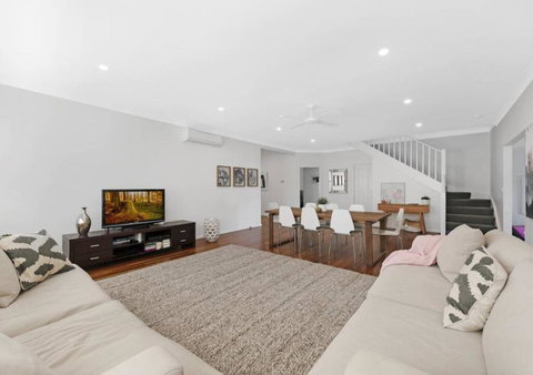 Shelly Beach Family Hideaway - Pool, Beach, Golf - Kingaroy Accommodation 0