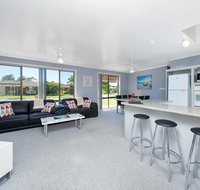 Shoreline Drive Duplex 0139 Little Pearl - Kingaroy Accommodation