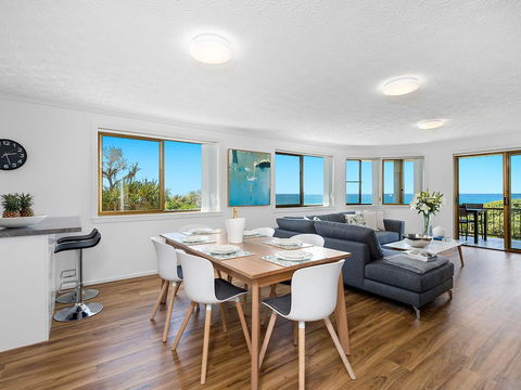 Shoreline Six With Ocean Views To See The Whales - Kingaroy Accommodation 3