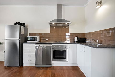 Short Stays Gippsland Trafalgar - Kingaroy Accommodation 2