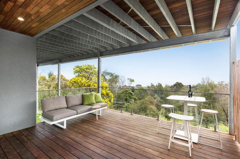Skyluxe Luxury Retreat With Water Views And Deluxe Interior From Every Room - Kingaroy Accommodation 2
