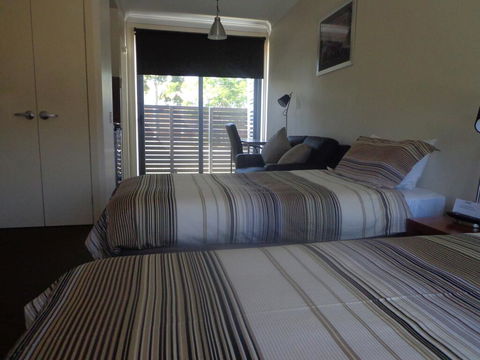 Smart Stayzzz Inns - Kingaroy Accommodation 1