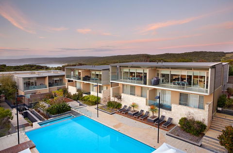 Smiths Beach Resort - Kingaroy Accommodation 0