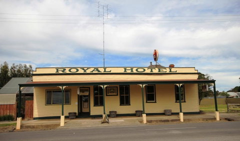 Snake Valley Hotel - Kingaroy Accommodation 1