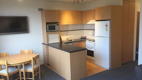 Snow Ski Apartments 24 - Kingaroy Accommodation 3