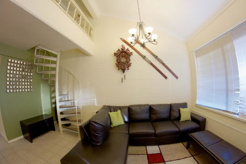 Snow Ski Apartments 32 - Kingaroy Accommodation 2