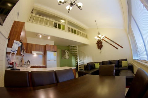 Snow Ski Apartments 32 - Kingaroy Accommodation 1