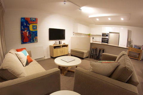 Snow Ski Apartments 39 - Kingaroy Accommodation 1
