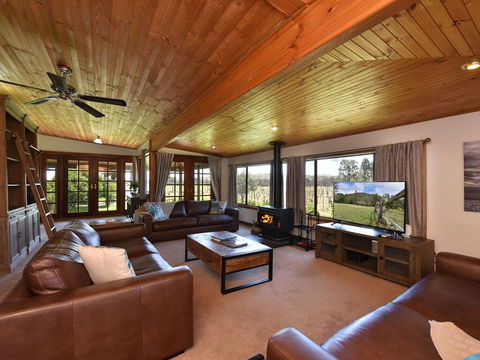 Soldiers Cottage Picturebook Vineyard Home - Kingaroy Accommodation 2